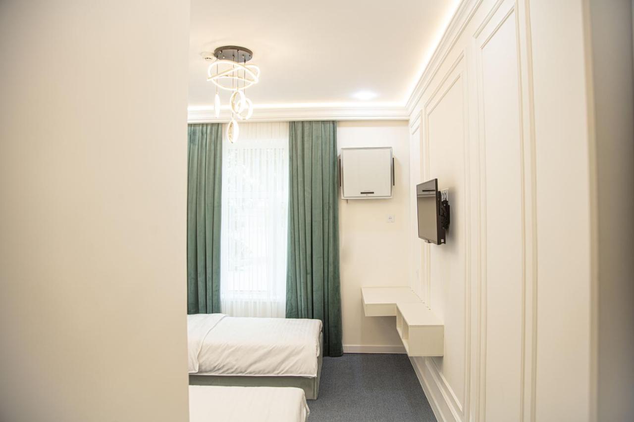 Hotel Lev Tolstoy à Samarcande Extérieur photo