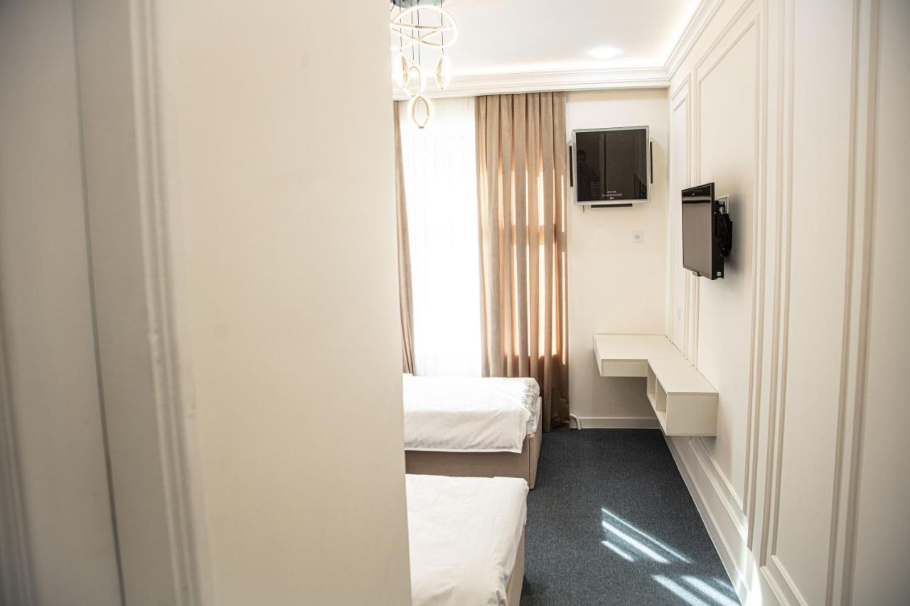 Hotel Lev Tolstoy à Samarcande Extérieur photo