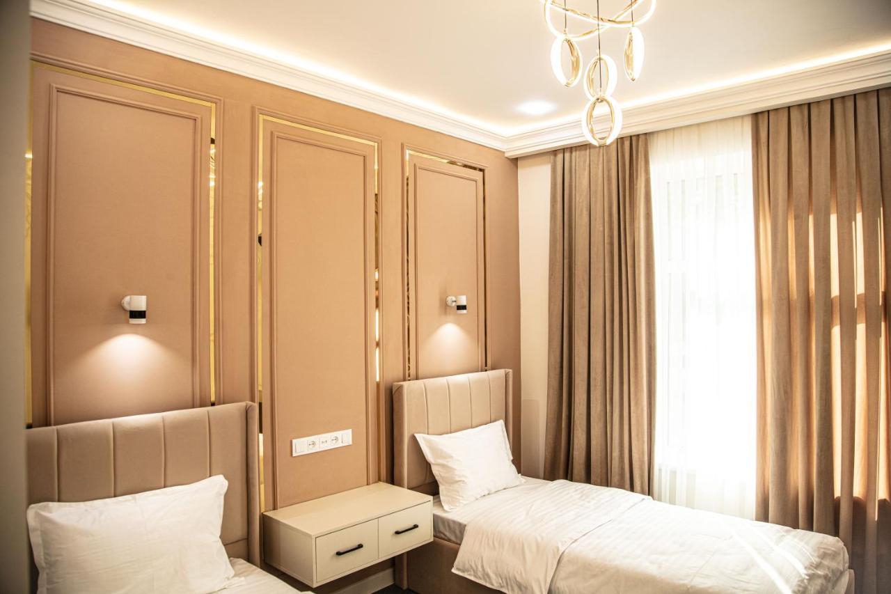 Hotel Lev Tolstoy à Samarcande Extérieur photo