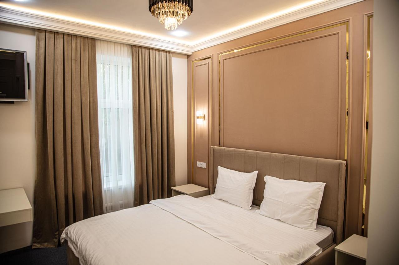 Hotel Lev Tolstoy à Samarcande Extérieur photo