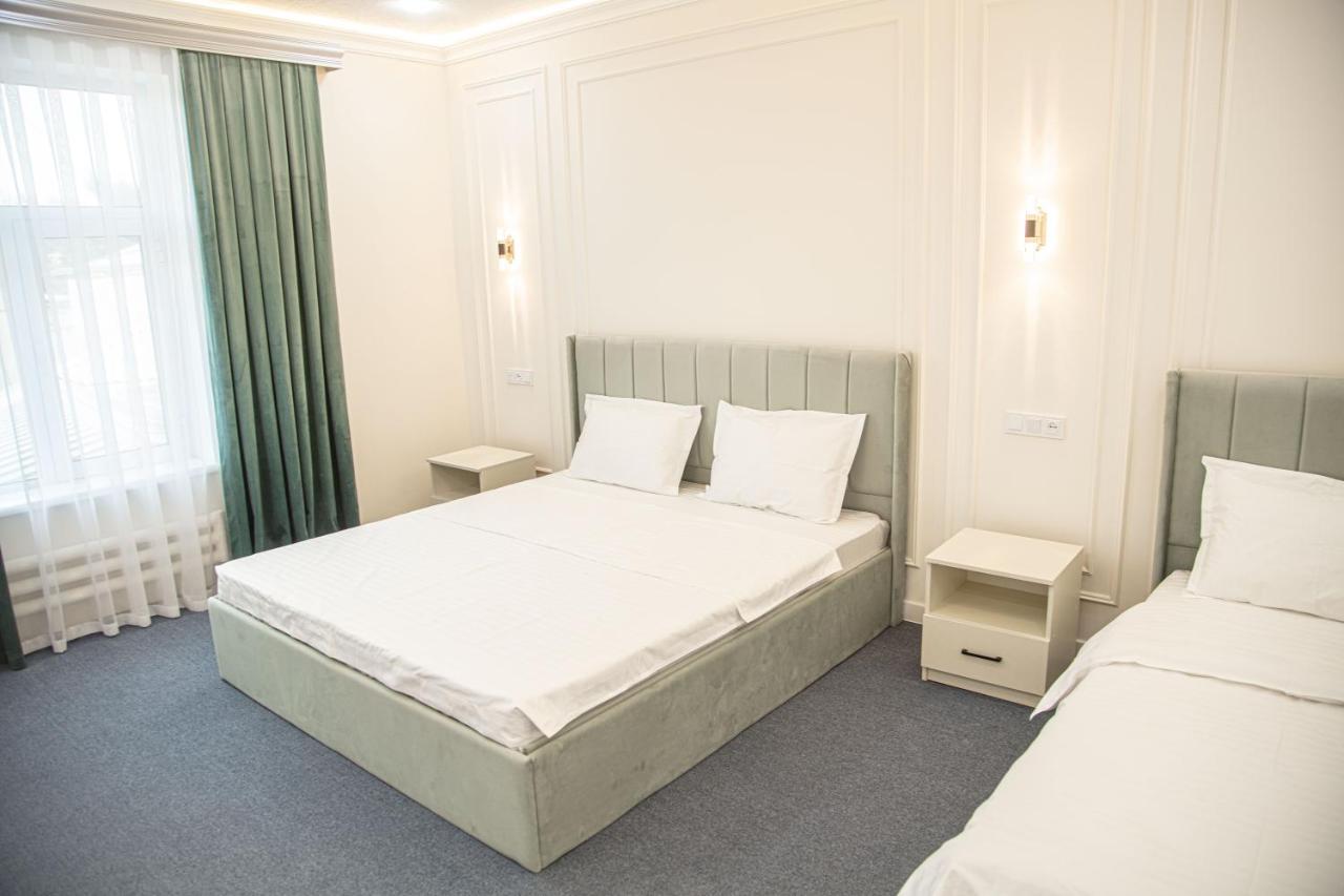 Hotel Lev Tolstoy à Samarcande Extérieur photo