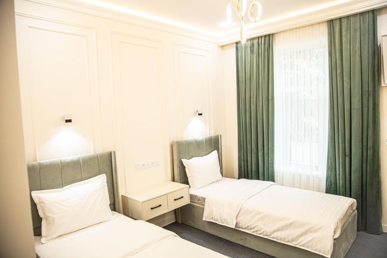 Hotel Lev Tolstoy à Samarcande Extérieur photo