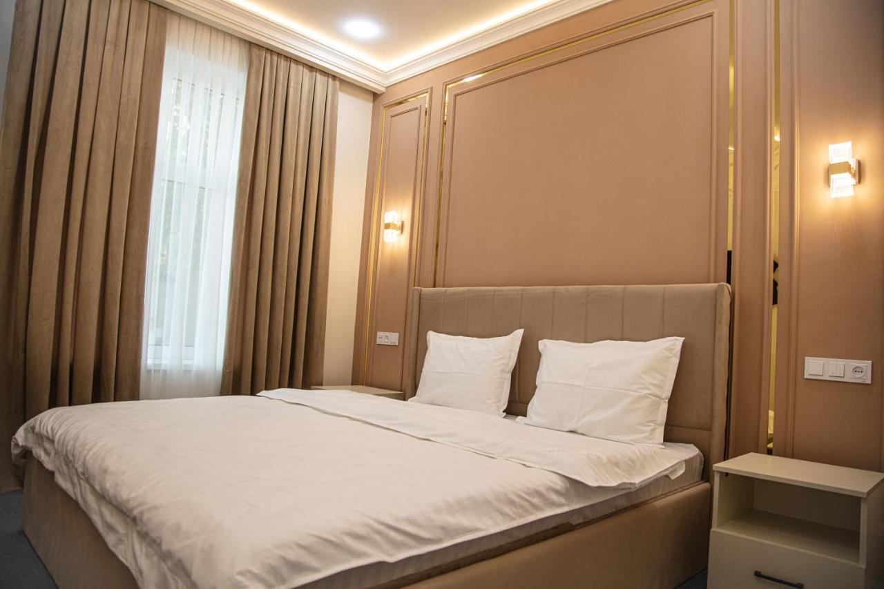 Hotel Lev Tolstoy à Samarcande Extérieur photo